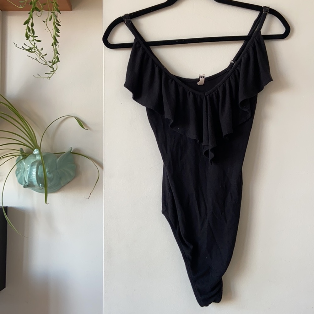 Amuse Society ruffle bodysuit